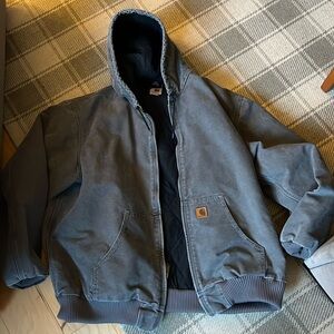Men’s Carhartt duck jacketed